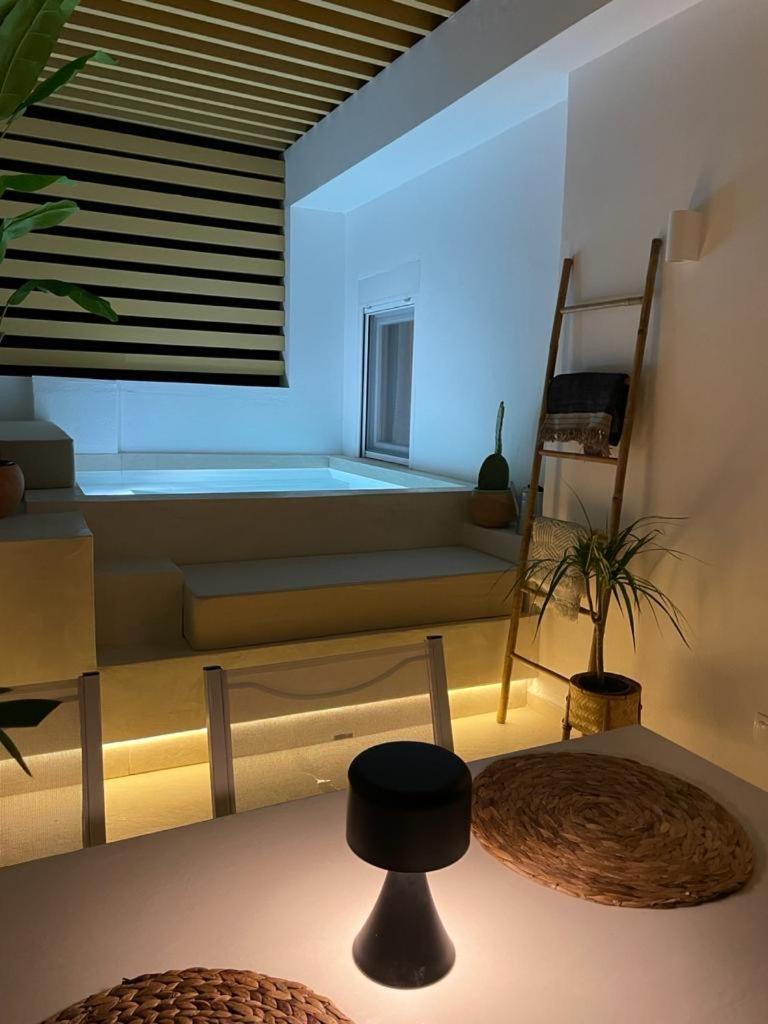 Skyhigh, Nilie Hospitality Mgmt Leilighet Thessaloníki Eksteriør bilde